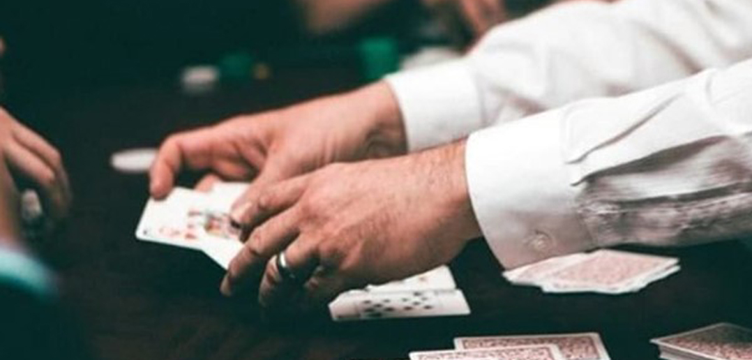 Poker dealer: the task of the dealer in poker